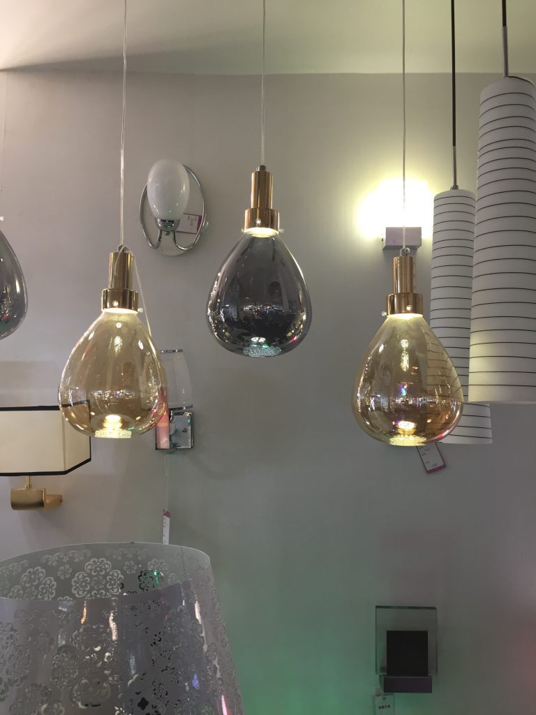 יבוא תאורה כדורי זכוכית מסין