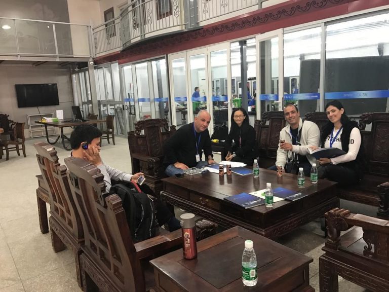 מפגש לקוחות בסין